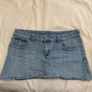 Stylish Blue Denim Women Shorts